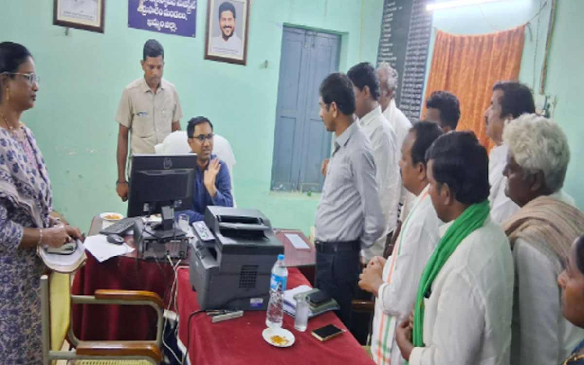 ఎస్‌ఐఆర్ ప్రక్రియను పకడ్బందీగా అమలు చేయాలి : కలెక్టర్ దివాకర్ టీఎస్