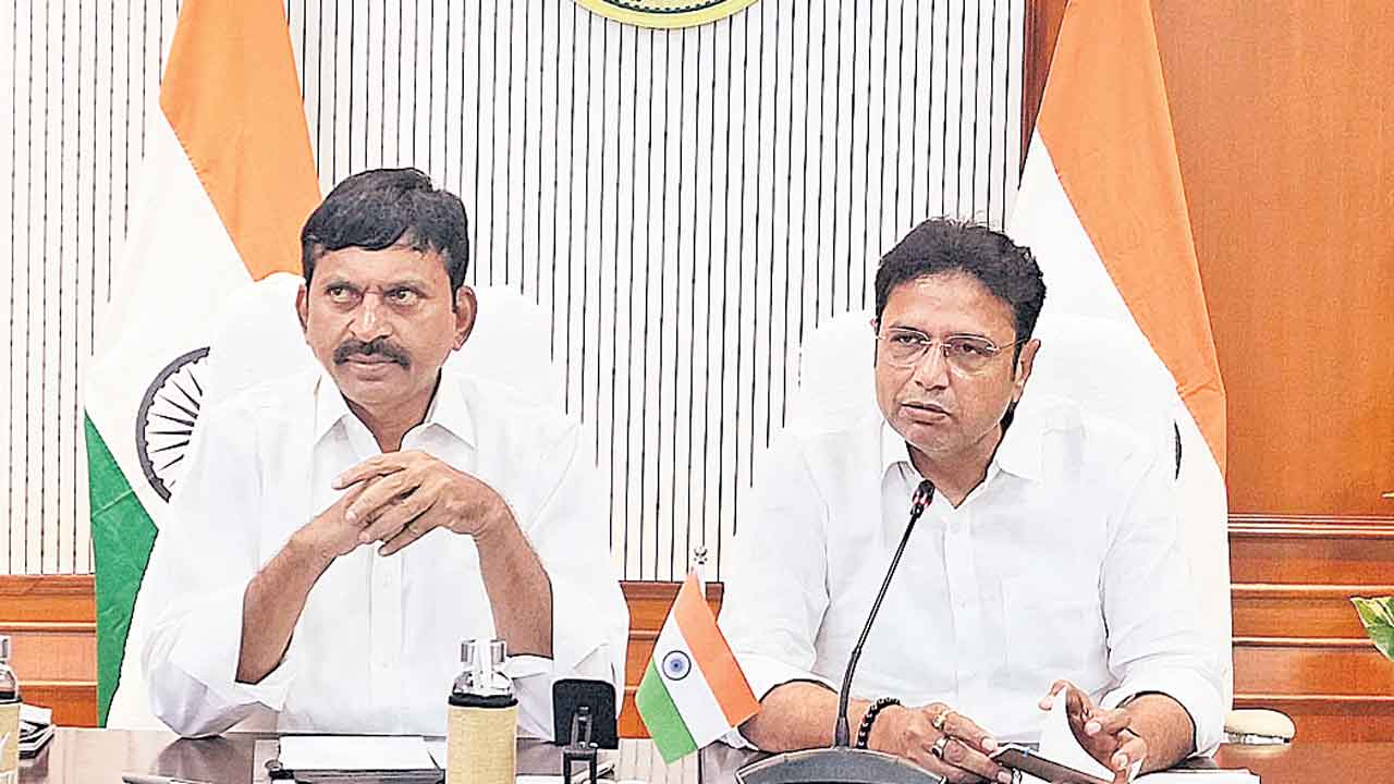 స్టీల్‌, సిమెంట్‌ ధరలు తగ్గించాలి