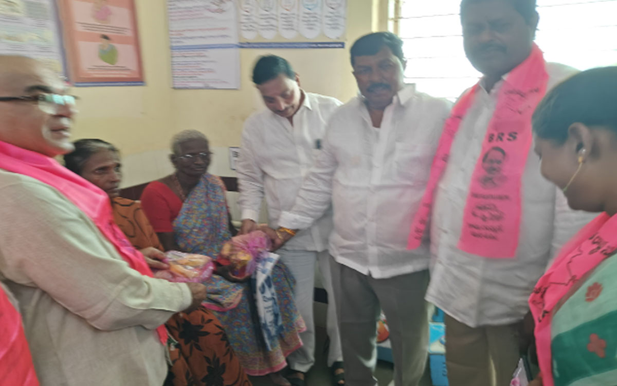 ద‌మ్మ‌పేట‌లో కేటీఆర్ జన్మదిన వేడుకలు.. పాల్గొన్న మాజీ ఎమ్మెల్యే మెచ్చా నాగేశ్వ‌ర‌రావు