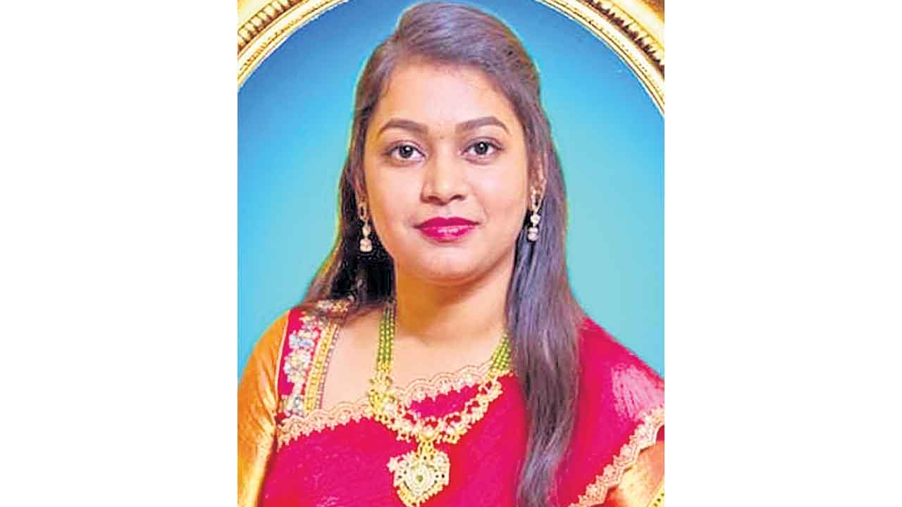 ఒత్తిడిని తట్టుకోలేక మెడికో ఆత్మహత్య!