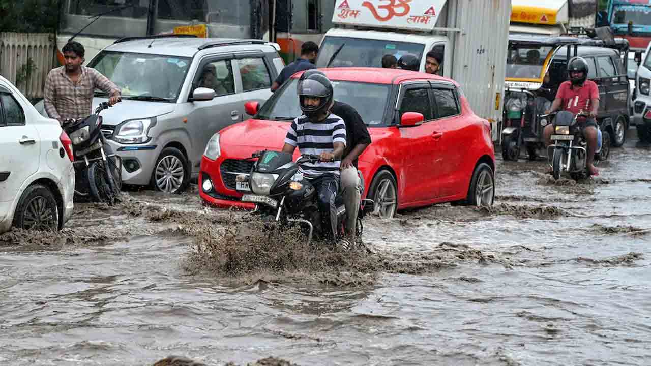 Delhi | ఢిల్లీలో కుండపోత వర్షం.. ఆరెంజ్ అలర్ట్ జారీ