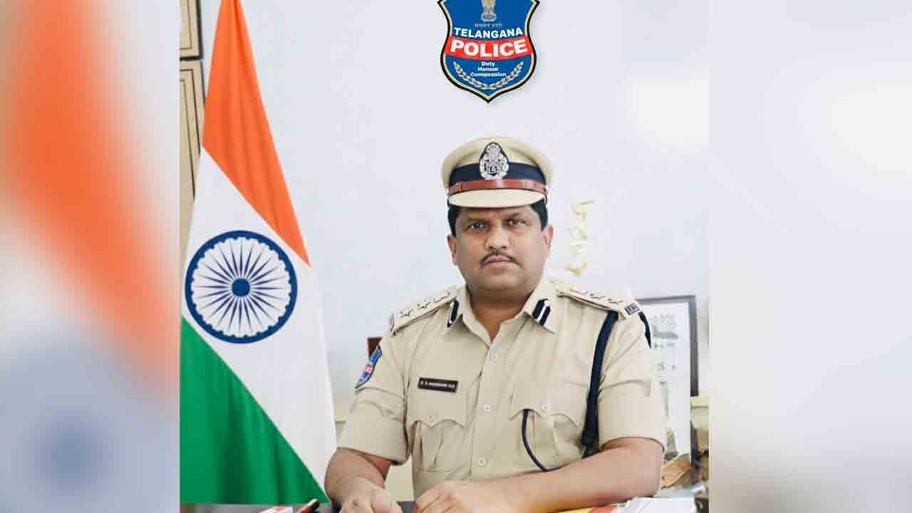 రోడ్డు ప్రమాద బాధితులను రక్షించిన వారికి రూ.25 వేల ప్రోత్సాహకం : ఎస్పీ డి.వి. శ్రీనివాసరావు