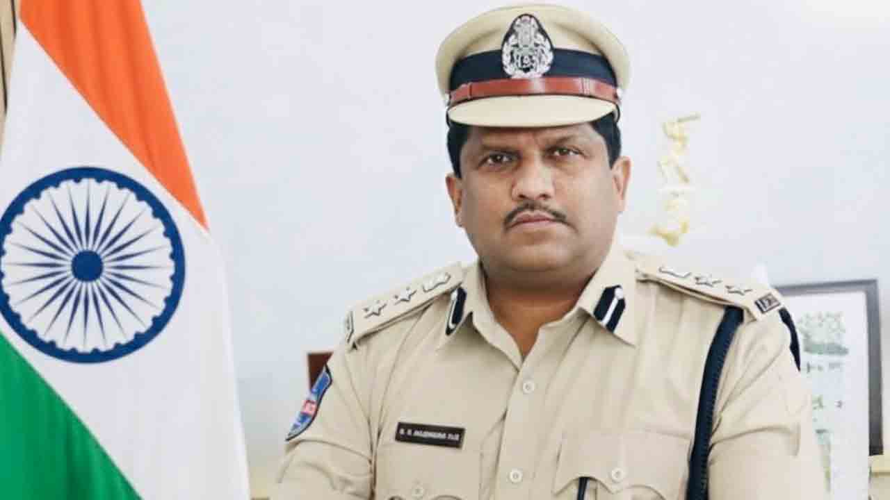 Medak | ర్యాగింగ్‌కు పాల్పడితే కఠిన చర్యలు తప్పవు : ఎస్పీ డి.వి. శ్రీనివాసరావు