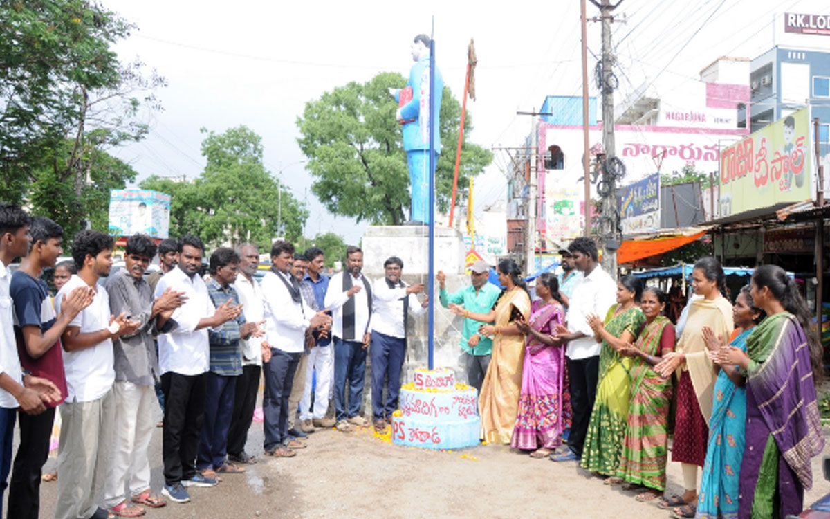 'మాదిగల ఆత్మగౌరవాన్ని పెంచిన దండోరా'