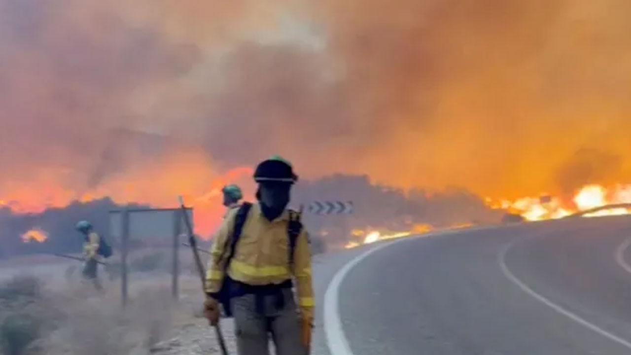 Spain Wildfire: స్పెయిన్‌లో హీట్‌వేవ్‌.. కార్చిచ్చుకు 12 మంది బ‌లి