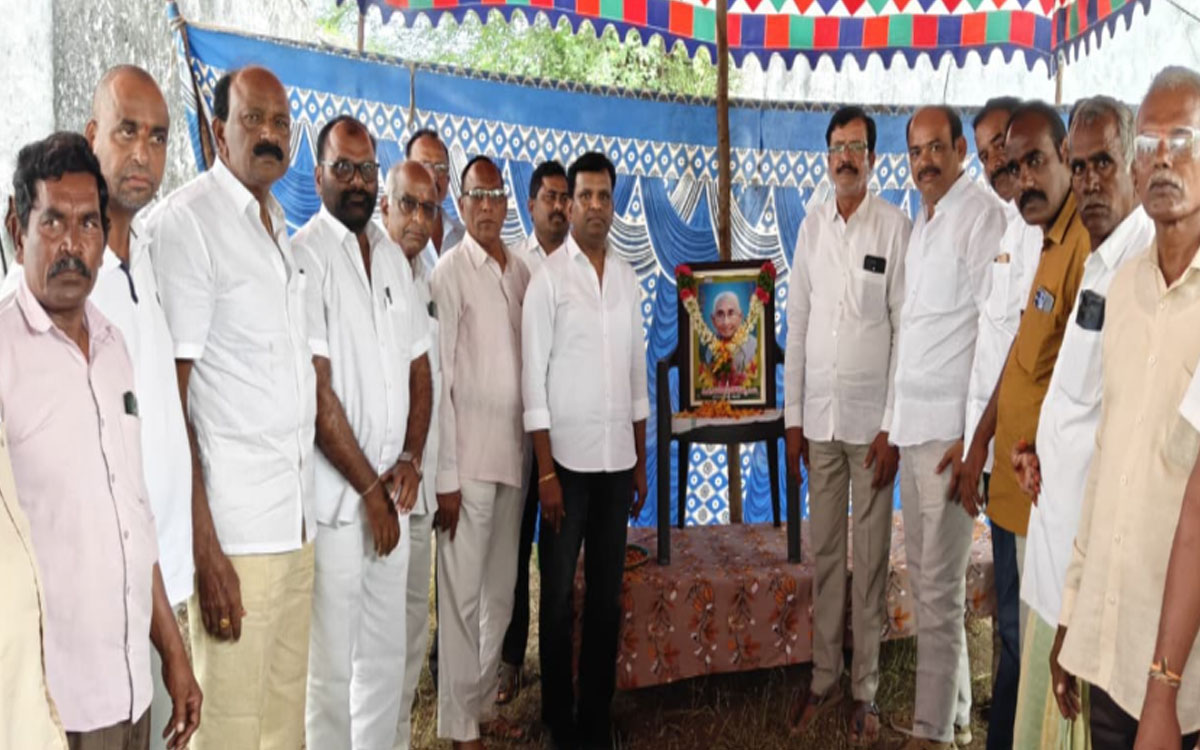 పలు కుటుంబాలకు మాజీ ఎమ్మెల్యే గాదరి కిశోర్‌కుమార్ ప‌రామ‌ర్శ‌