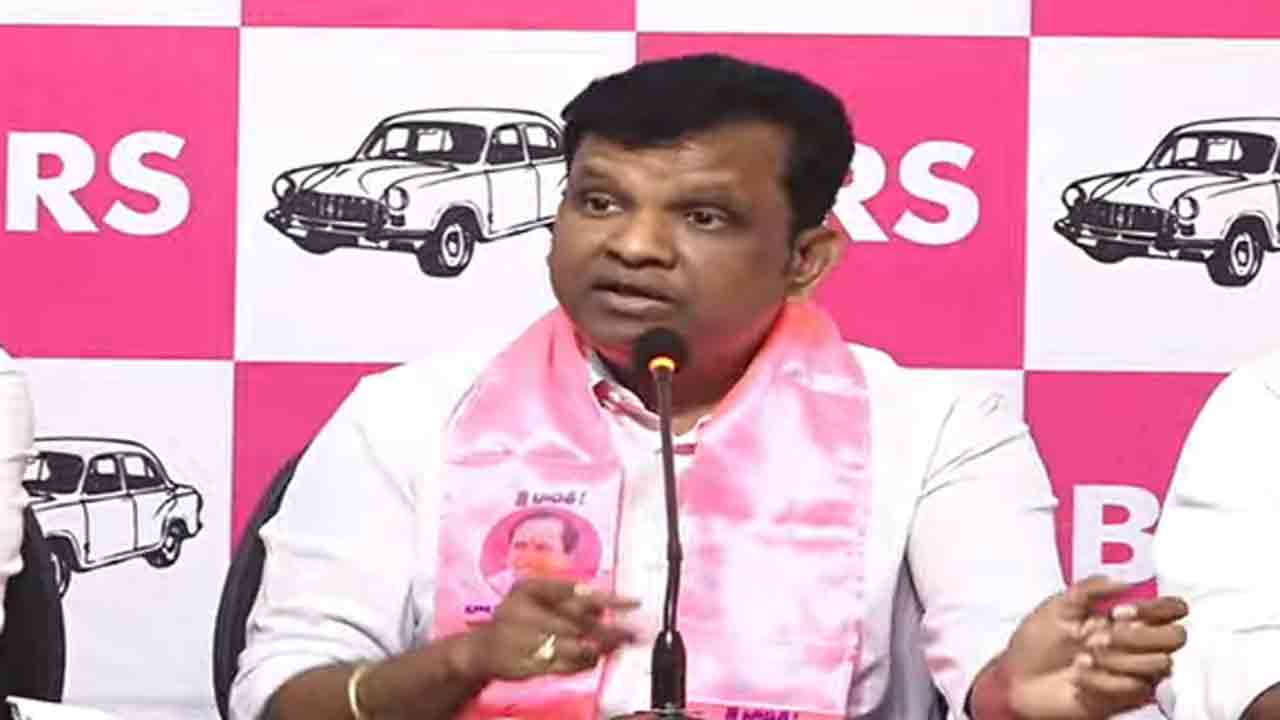 Gadari Kishore | రేవంత్ రెడ్డి సర్కార్ నడుపుతున్నాడో.. సర్కస్ నడుపుతున్నాడో.. గ్యాదరి కిశోర్ సెటైర్లు