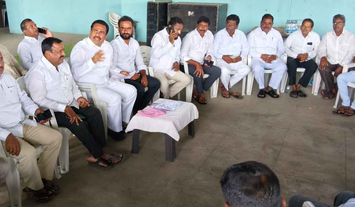 Gampa Govardhan | భిక్కనూరు బీఆర్‌ఎస్‌ నేతలతో ఎస్‌ఐఆర్‌పై మాజీ ఎమ్మెల్యే గంప గోవర్ధన్‌ సమీక్ష