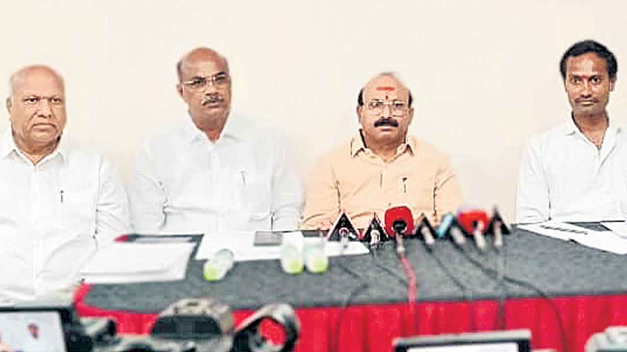 సర్కార్‌కు వారమే గడువు