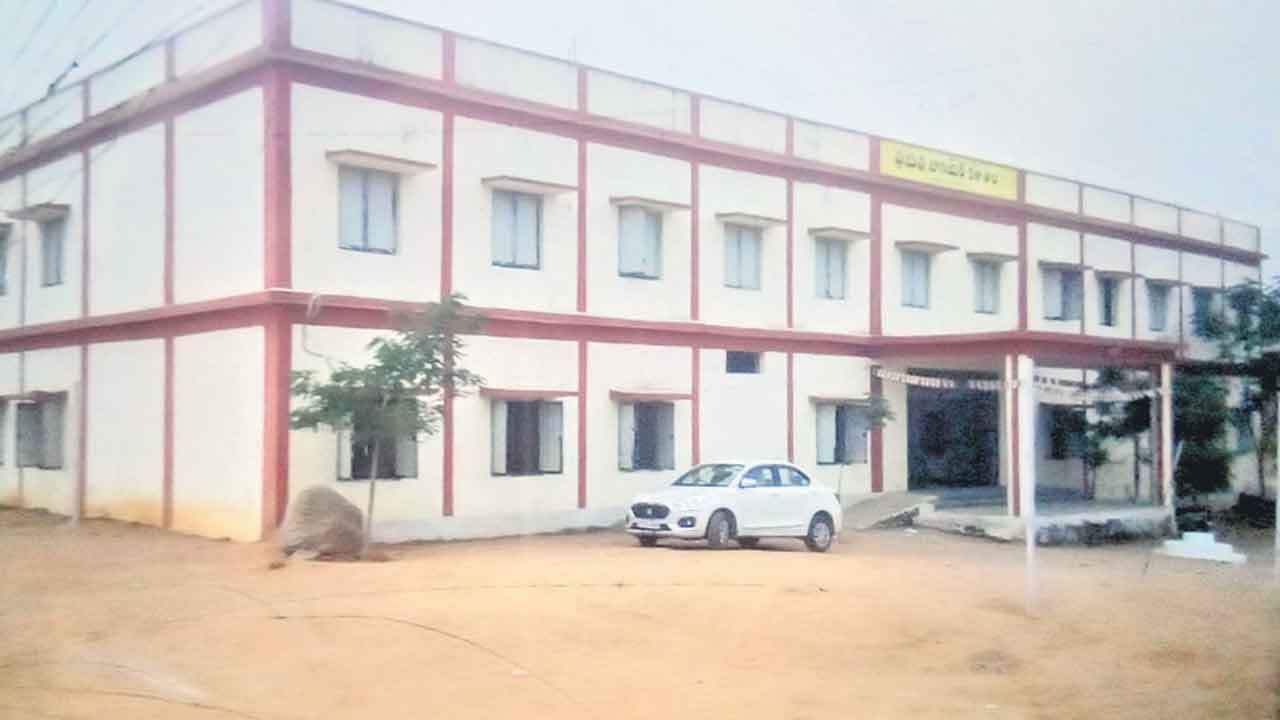 అందని మధ్యాహ్న భోజనం
