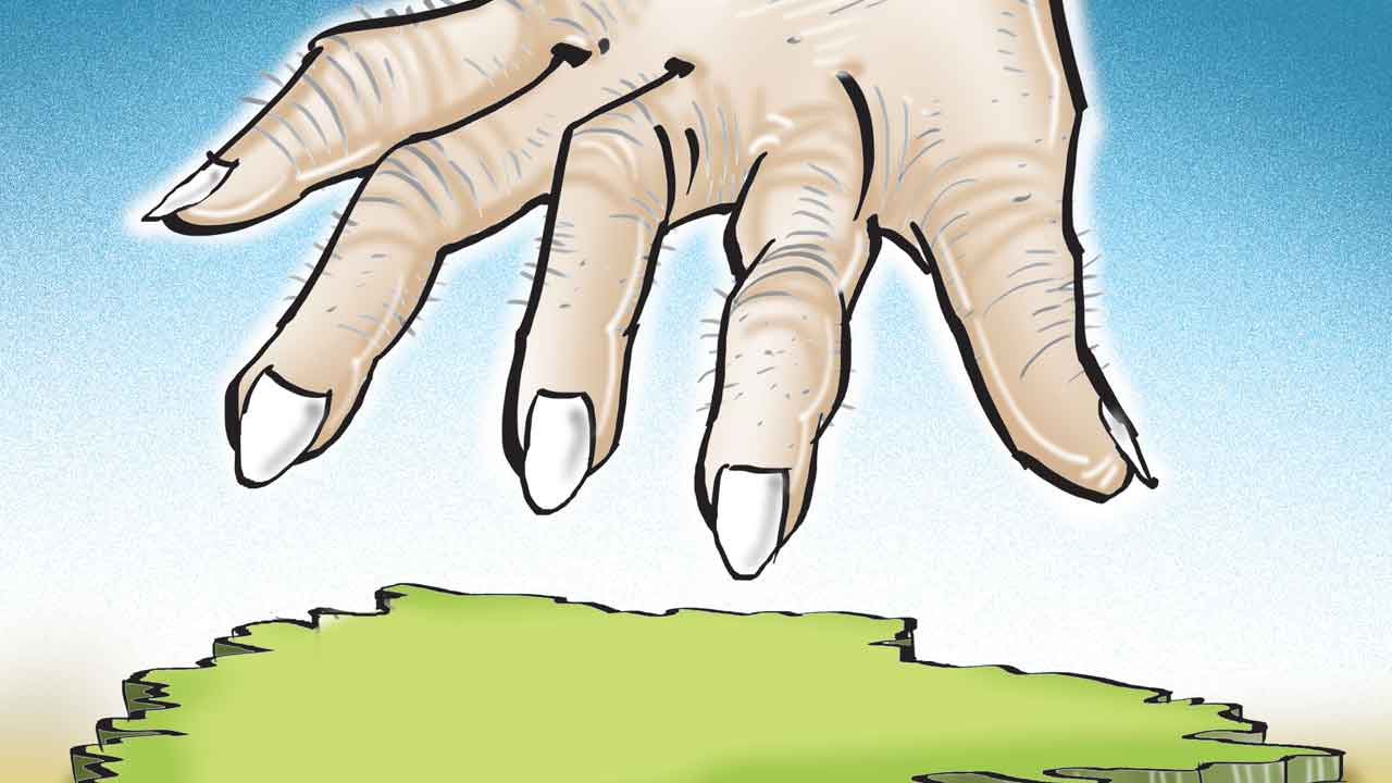 తహసీల్దార్‌కు రక్షణగా ‘బిగ్‌’ హస్తం?