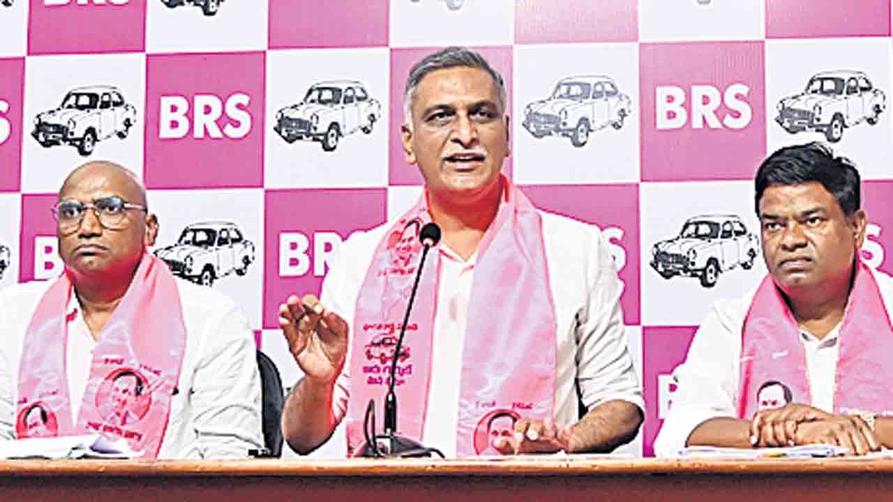 సర్కార్‌ సెల్ఫ్‌గోల్‌.. పోలీసులను అడ్డుపెట్టుకొని తోక ముడిచిన కాంగ్రెస్‌ మంత్రులు
