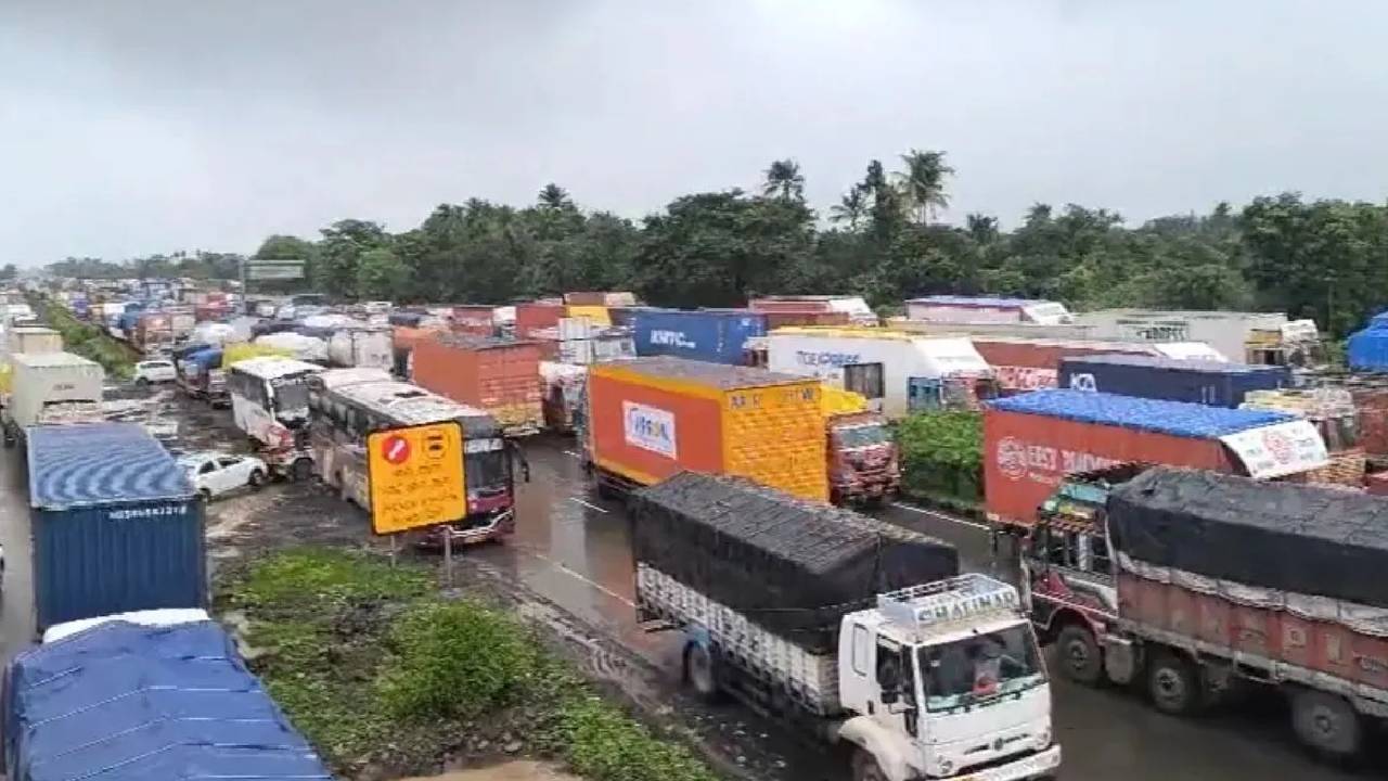 traffic jam | ముంబై-గుజ‌రాత్ హైవేపై 40 కిలోమీట‌ర్ల మేర ట్రాఫిక్ జామ్.. వాహ‌న‌దారుల ఇబ్బందులు