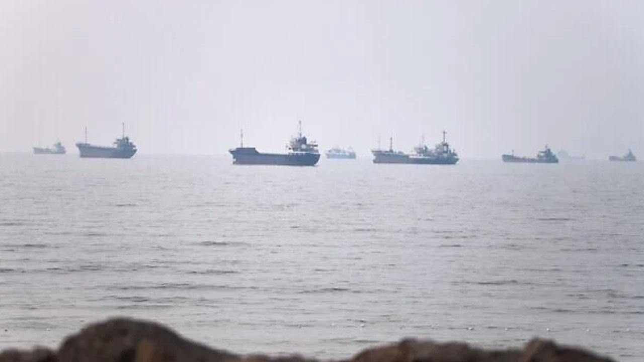 Strait of Hormuz: బ‌హ్రెయిన్‌, కువైట్‌పై ఇరాన్ దాడులు