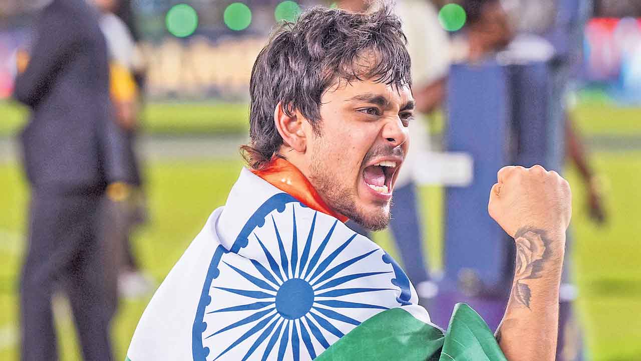 ఇషాన్‌ @ 1