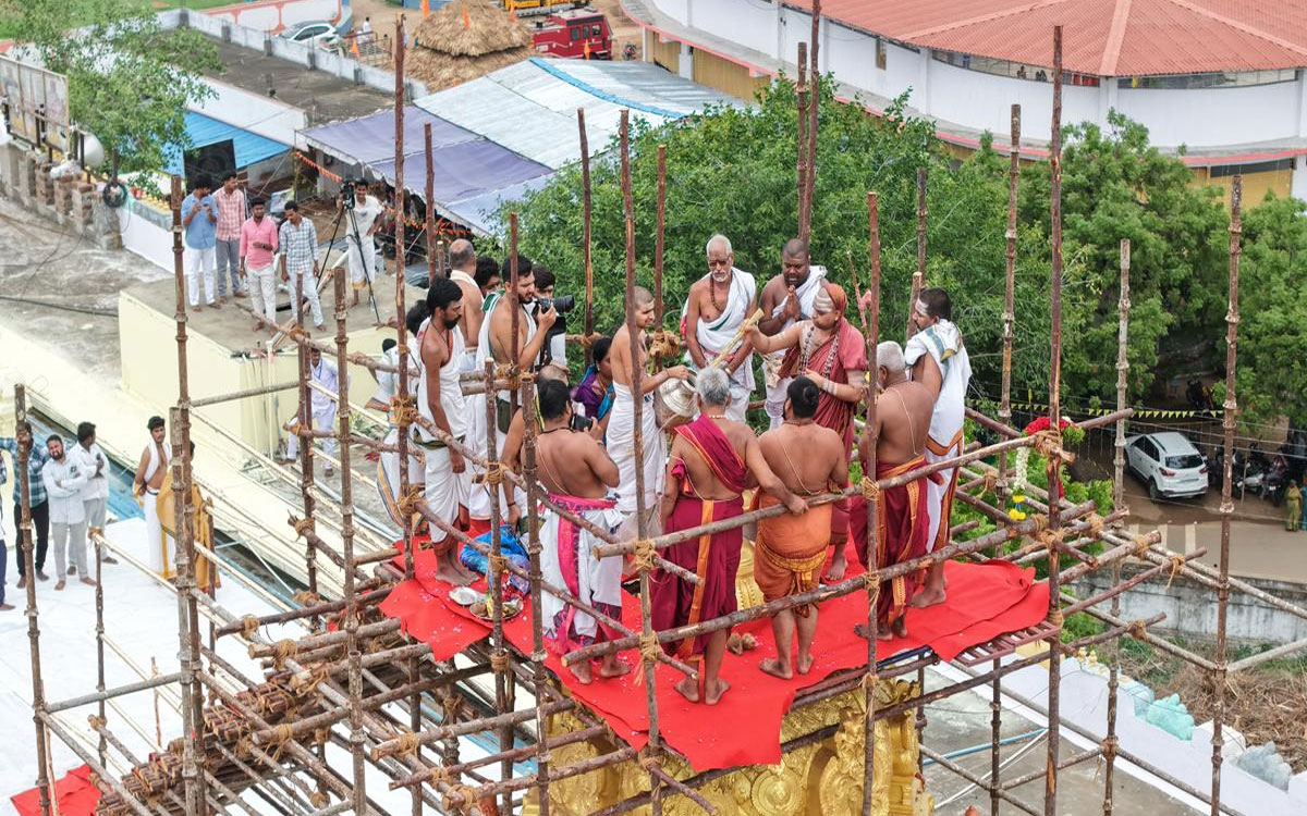 జమలాపురం వేంకటేశ్వరస్వామి దేవస్థానంలో వైభవంగా మహా కుంభాభిషేకం
