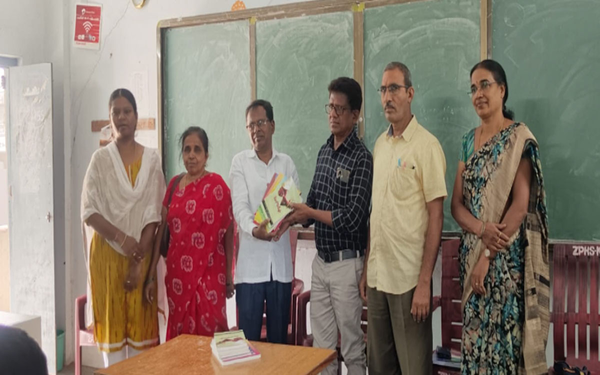 ‘విద్యార్థులు పుస్తక పఠనం అలవర్చుకోవాలి’