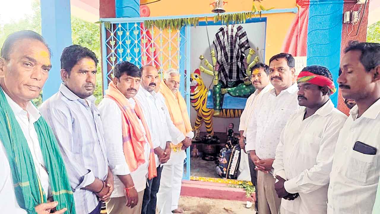 బీసీలను ప్రోత్సహించాలి