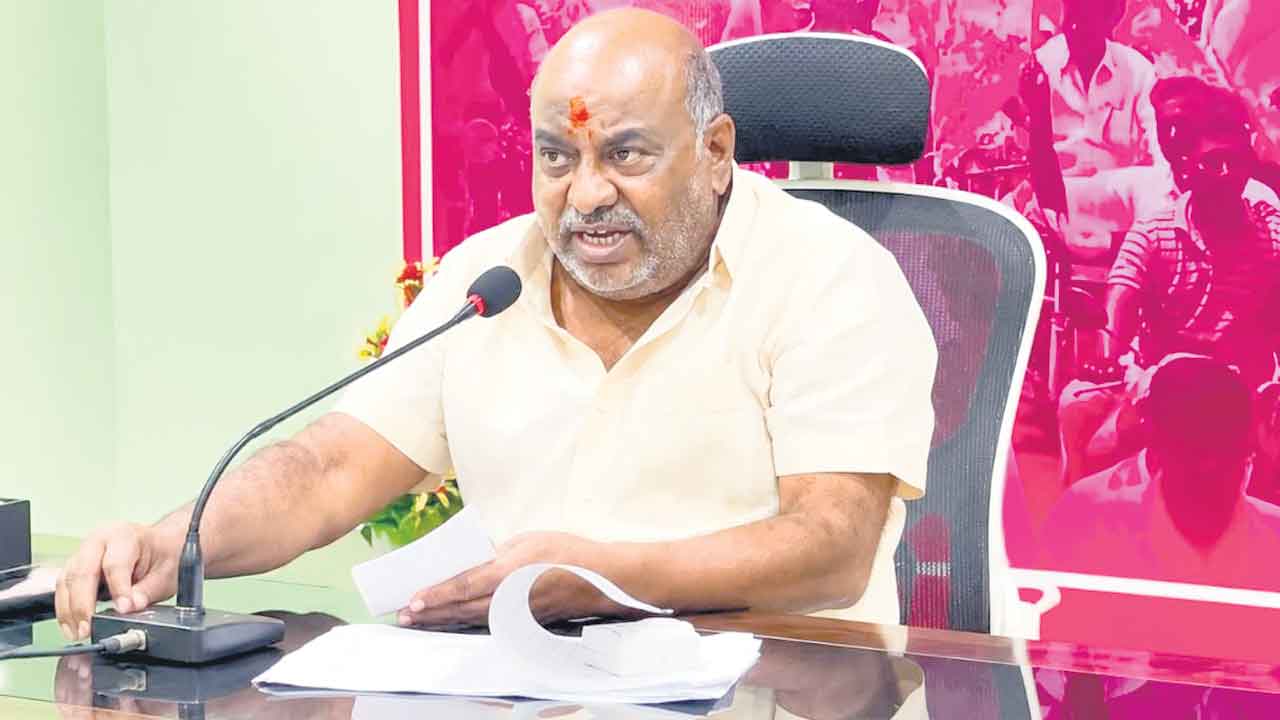 యువత ఐక్యంగా పోరాడితేనే ఫలితం
