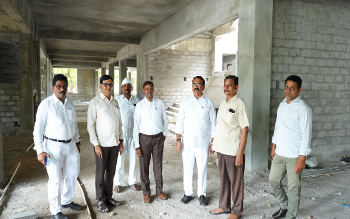 కోదాడ‌ కోర్టు భవన నిర్మాణ పనుల పరిశీలన‌