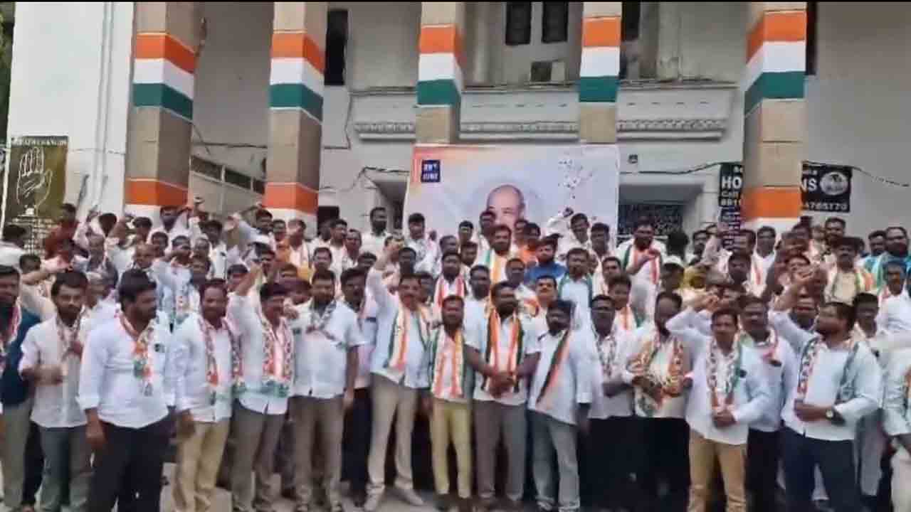 ఎమ్మెల్యే కాలె యాదయ్య హఠావో కాంగ్రెస్ పార్టీకో బచావో.. ఒరిజినల్ కాంగ్రెస్ కార్యకర్తల ధర్నా : వీడియో