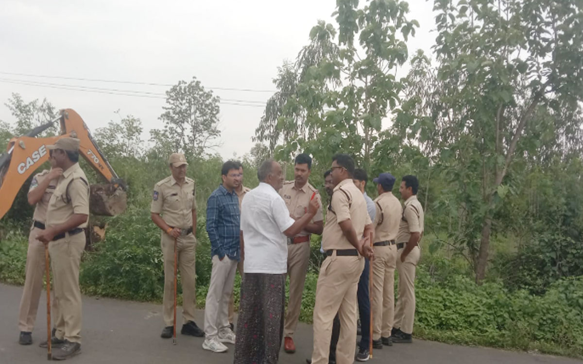 కోర్టు తీర్పు తర్వాతే హైవే పనులు చేపట్టాలి.. కామంచికల్ రైతుల డిమాండ్