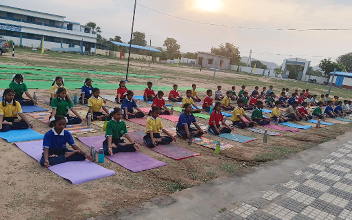 ఏజేన్సీ విద్యార్థులకు వరం 'నవోదయం'