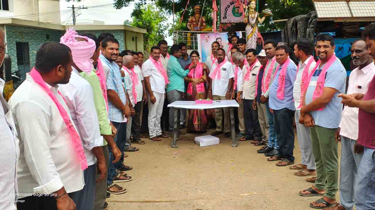 KTR birthday | కారేపల్లిలో ఘనంగా కేటీఆర్ జన్మదిన వేడుకలు