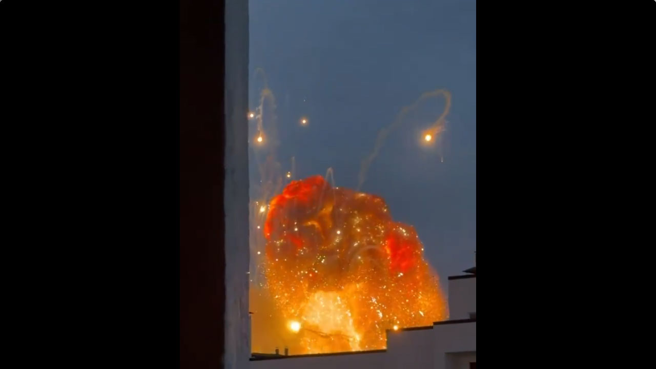 Russia Attack: కీవ్‌పై భీక‌ర దాడి.. భారీ పేలుళ్లు.. ఉక్రెయిన్ విల‌విల‌.. వీడియోలు