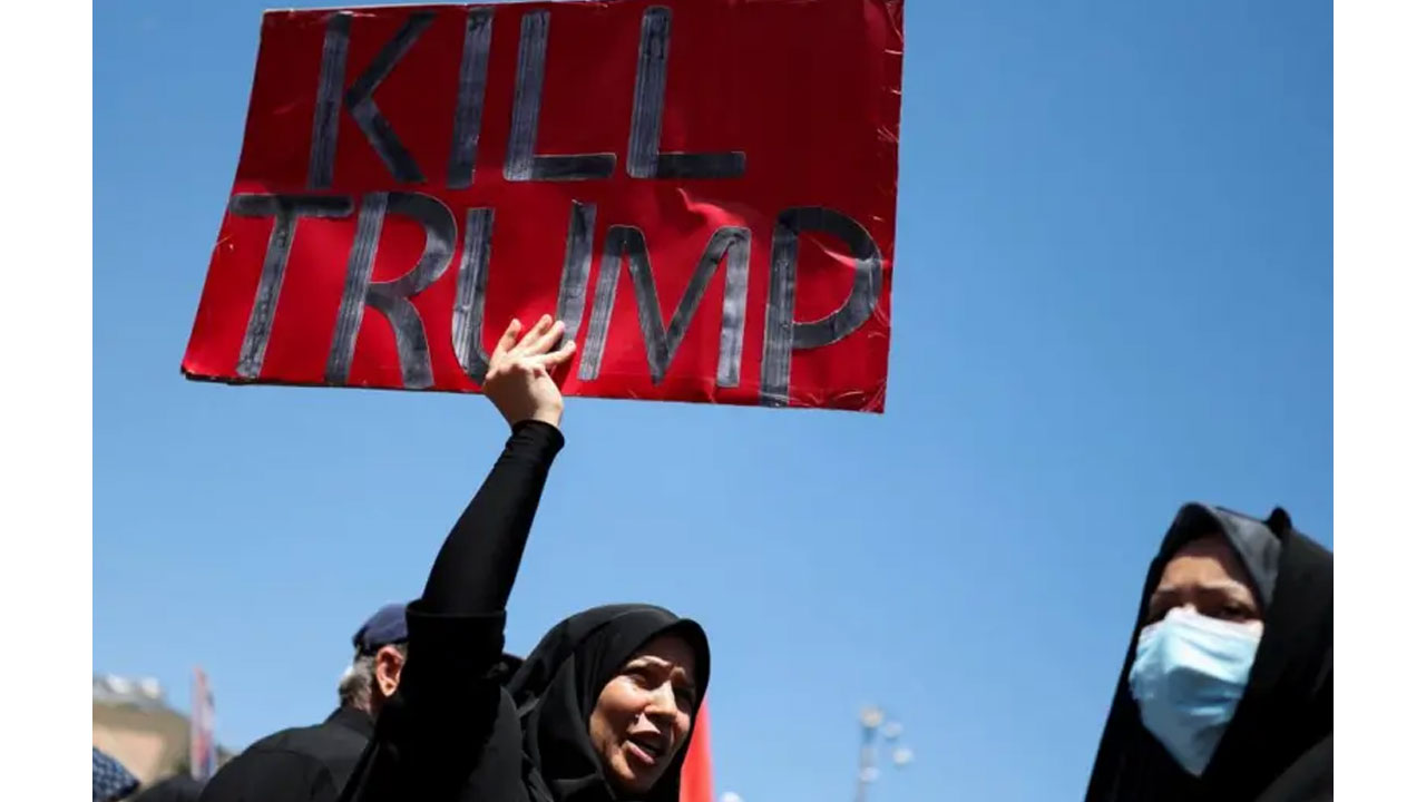 Kill Trump: కిల్ ట్రంప్‌.. ఖ‌మేనీ అంత్య‌క్రియ‌ల్లో ప్ల‌కార్డుల ప్ర‌ద‌ర్శ‌న‌