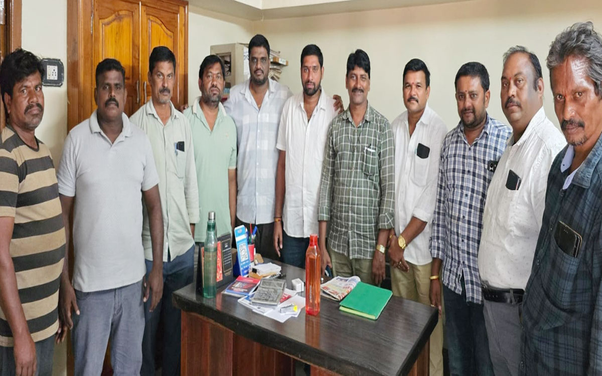 ‘ఐక్యంగా సమస్యలు పరిష్కరించుకుందాం’