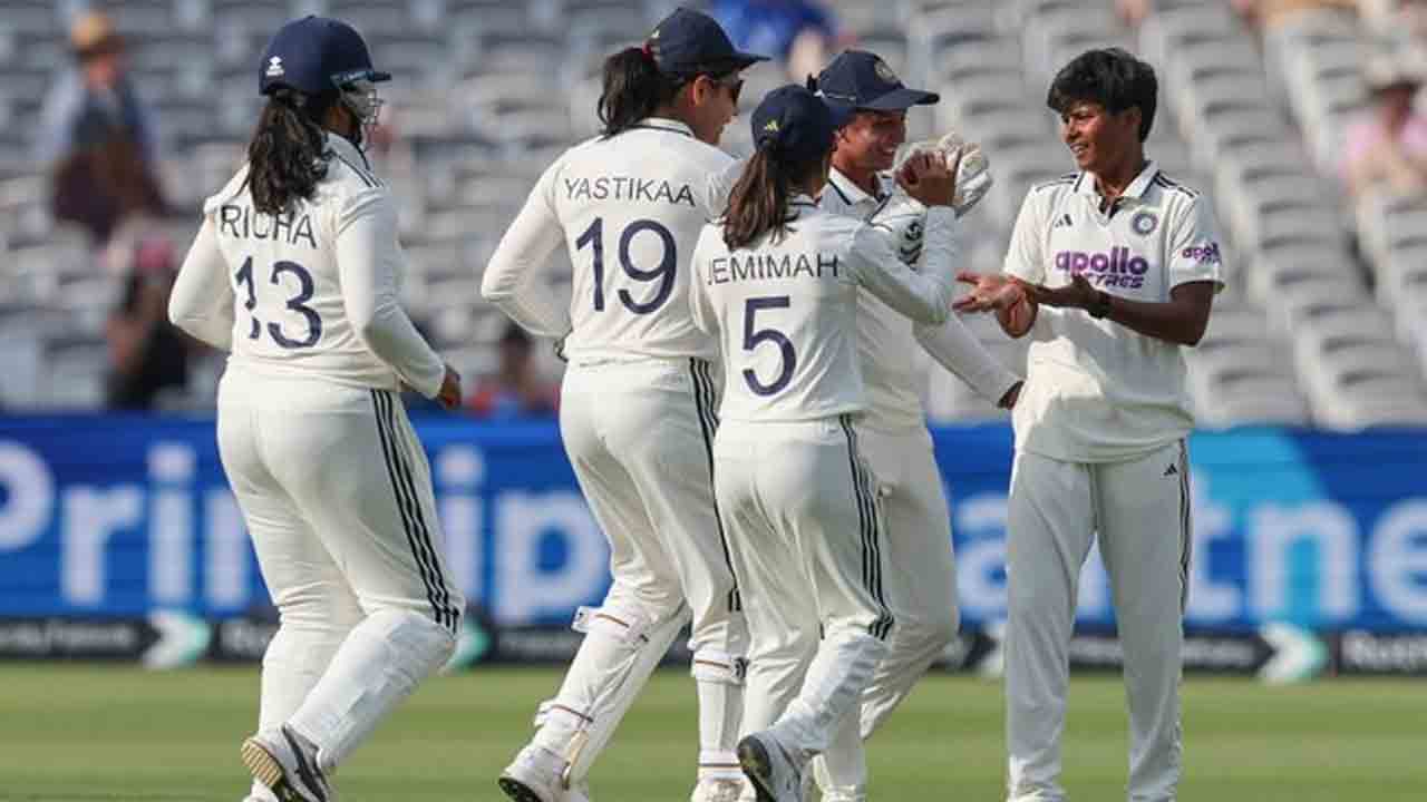 Lords Test | క్రాంతి గౌడ్‌కు తొలి వికెట్.. ఆచితూచి ఆడుతున్న ఇంగ్లండ్ బ్యాటర్లు..!