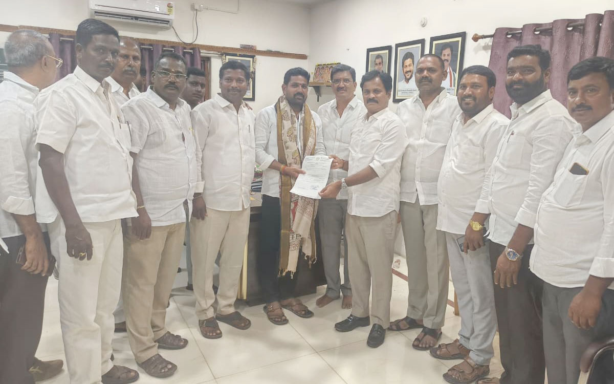పోచంపల్లి గ్రంథాలయ నూతన చైర్మన్‌గా చింతకుంట్ల కృష్ణారెడ్డి