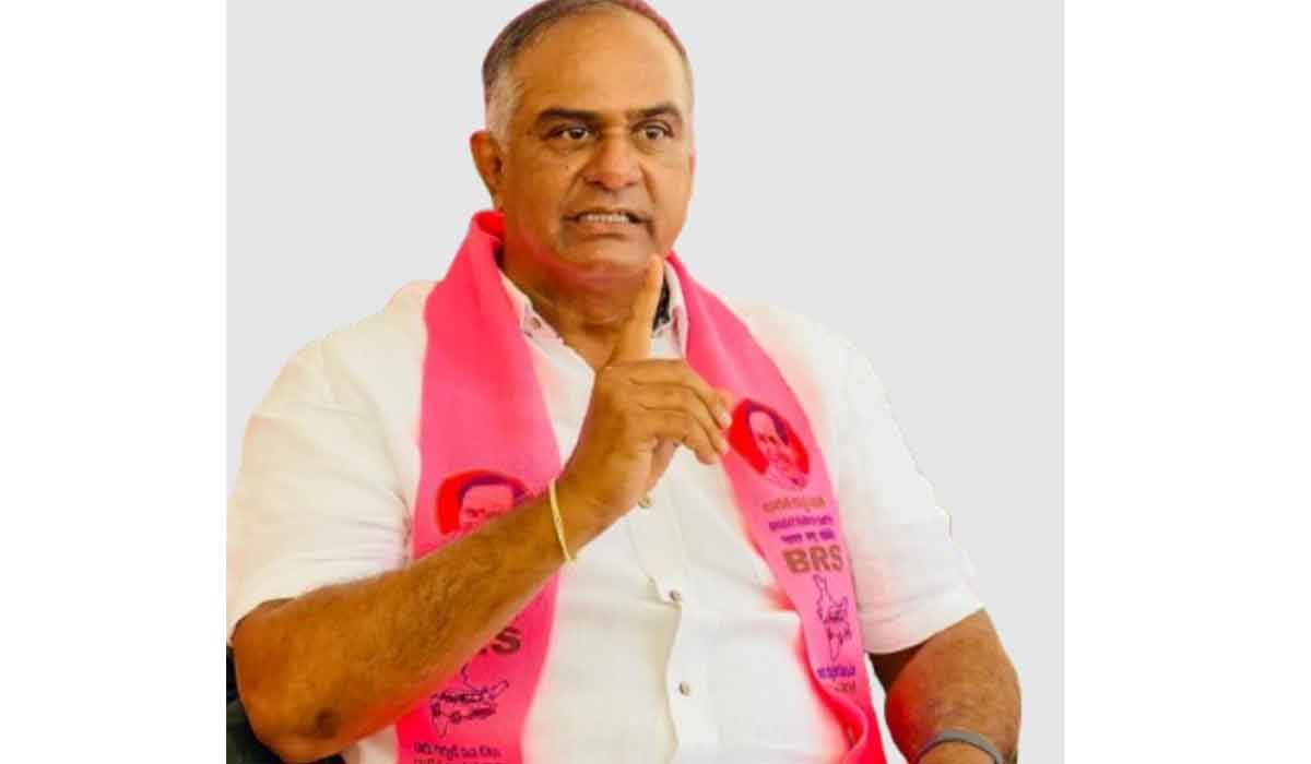 Rajanna temple | రాజ‌న్న ఆలయంలో స్థానిక నిరుద్యోగులకే ఔట్ సోర్సింగ్ ఉద్యోగులు ఇవ్వాలి.. బీఆర్ఎస్ వేముల‌వాడ నియోజ‌క‌వ‌ర్గ ఇన్‌చార్జి చ‌ల్మెడ ల‌క్ష్మీ న‌ర‌సింహ‌రావు