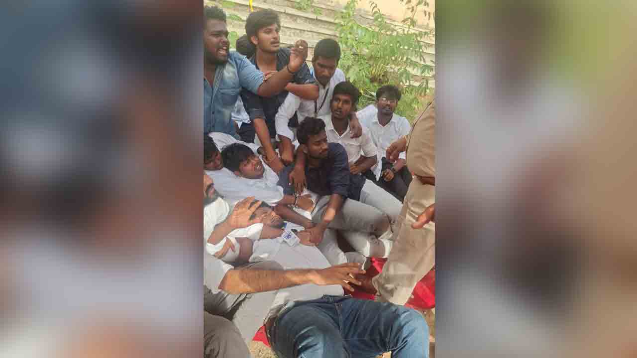 Law college | కేయూ వీసీ, రిజిస్ట్రార్‌ రాజీనామా చేయాలని దీక్ష చేస్తున్న లా కాలేజీ విద్యార్థుల అరెస్టు