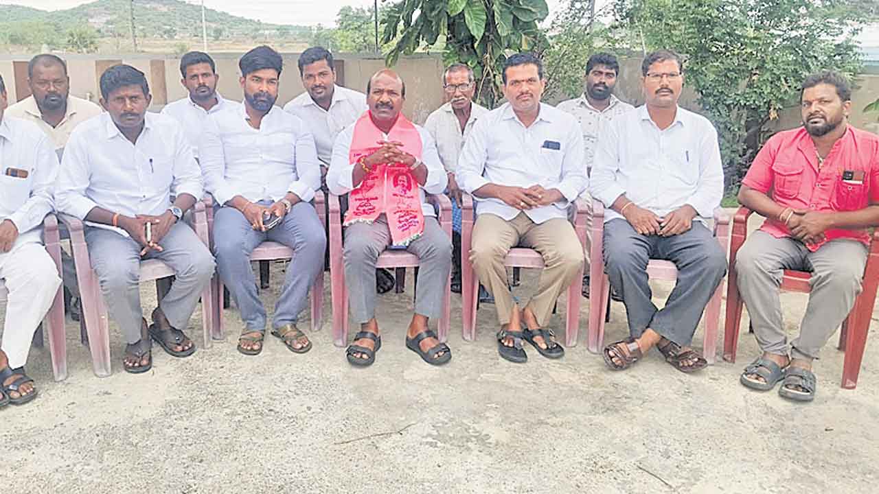 వైఫల్యాలను కప్పిపుచ్చుకునేందుకే డైవర్షన్‌ పాలిటిక్స్‌