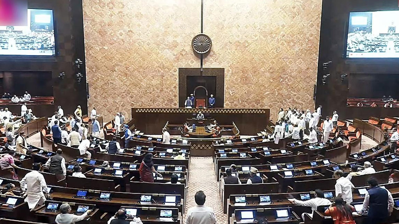 Parliament: విప‌క్షాల ఆందోళ‌న‌లు.. ఉభ‌య‌స‌భ‌లు 2 గంట‌ల వ‌ర‌కు వాయిదా