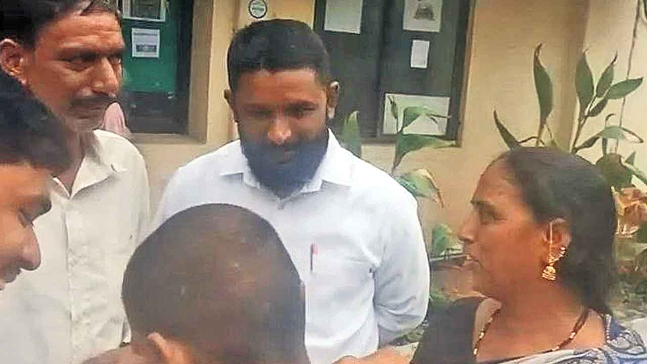 తల్లి ఒడికి కొడుకును చేర్చిన గిఫ్ట్‌ ఏ స్మైల్‌