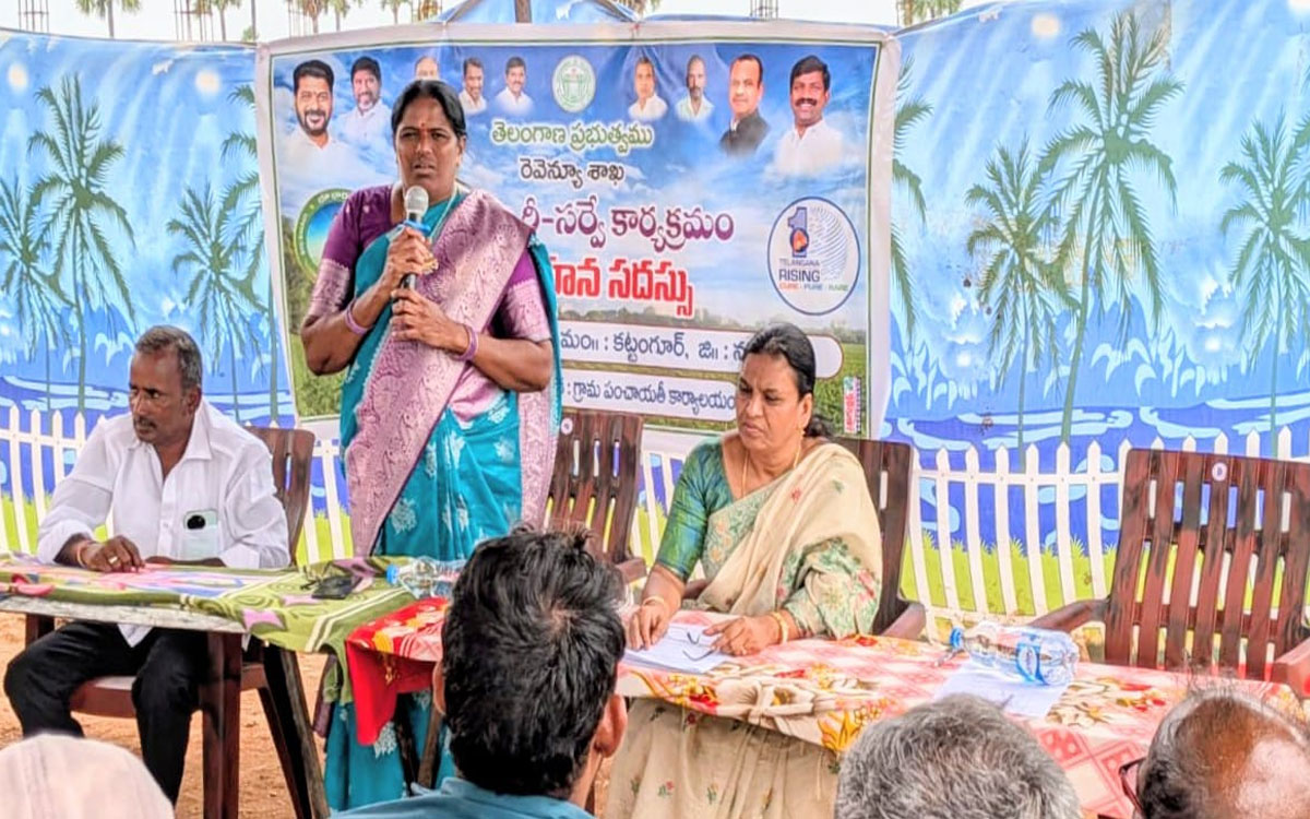 ‘భూముల రీ-సర్వేకు రైతులు సహకరించాలి’