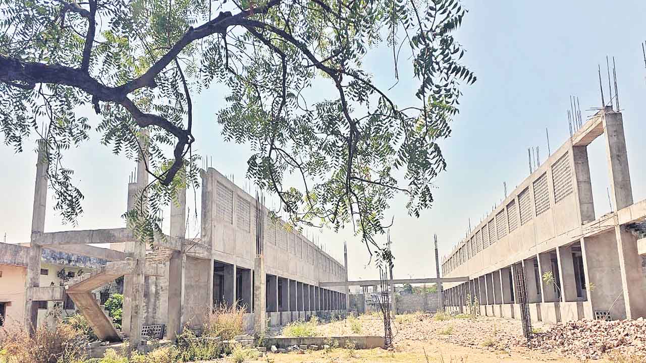 రాజకీయ కక్ష.. అభివృద్ధి పనులపై వివక్ష!