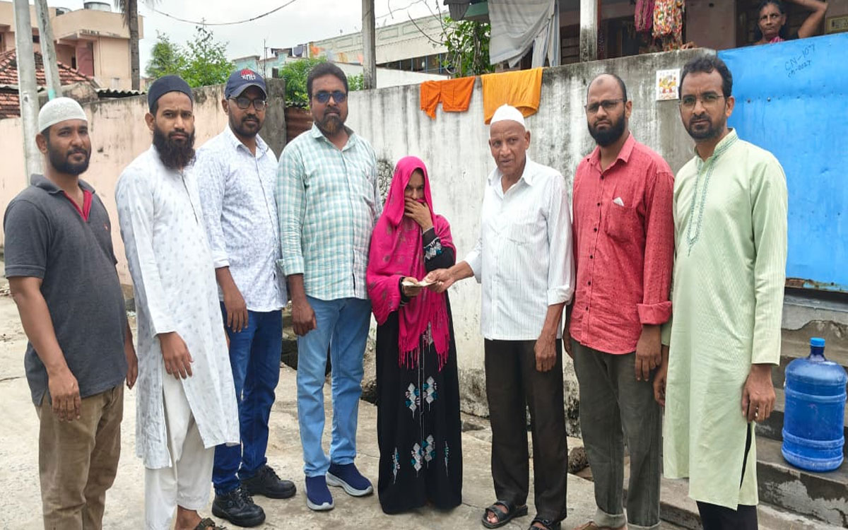 బాధితులకు ‘మేవా’ ఆర్ధిక సాయం