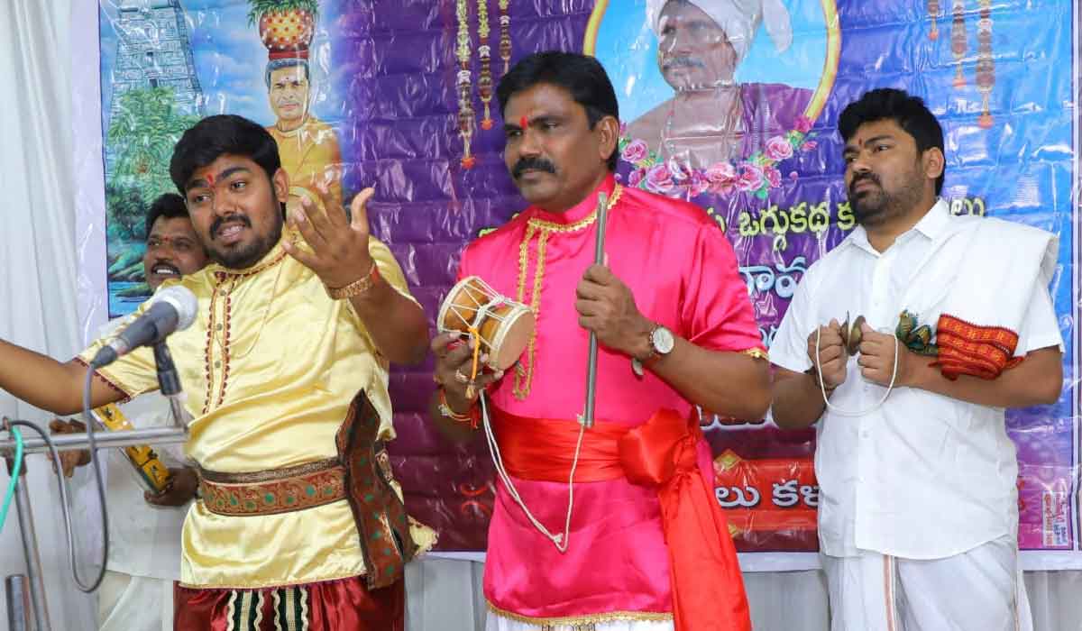 Vemulawada | అగ్రరాజ్యాన వేదికగా తెలంగాణ జానపద కళకు దక్కిన అవకాశం.. కాలిఫోర్నియా వేదికగా ఒగ్గు కథ ప్రదర్శన