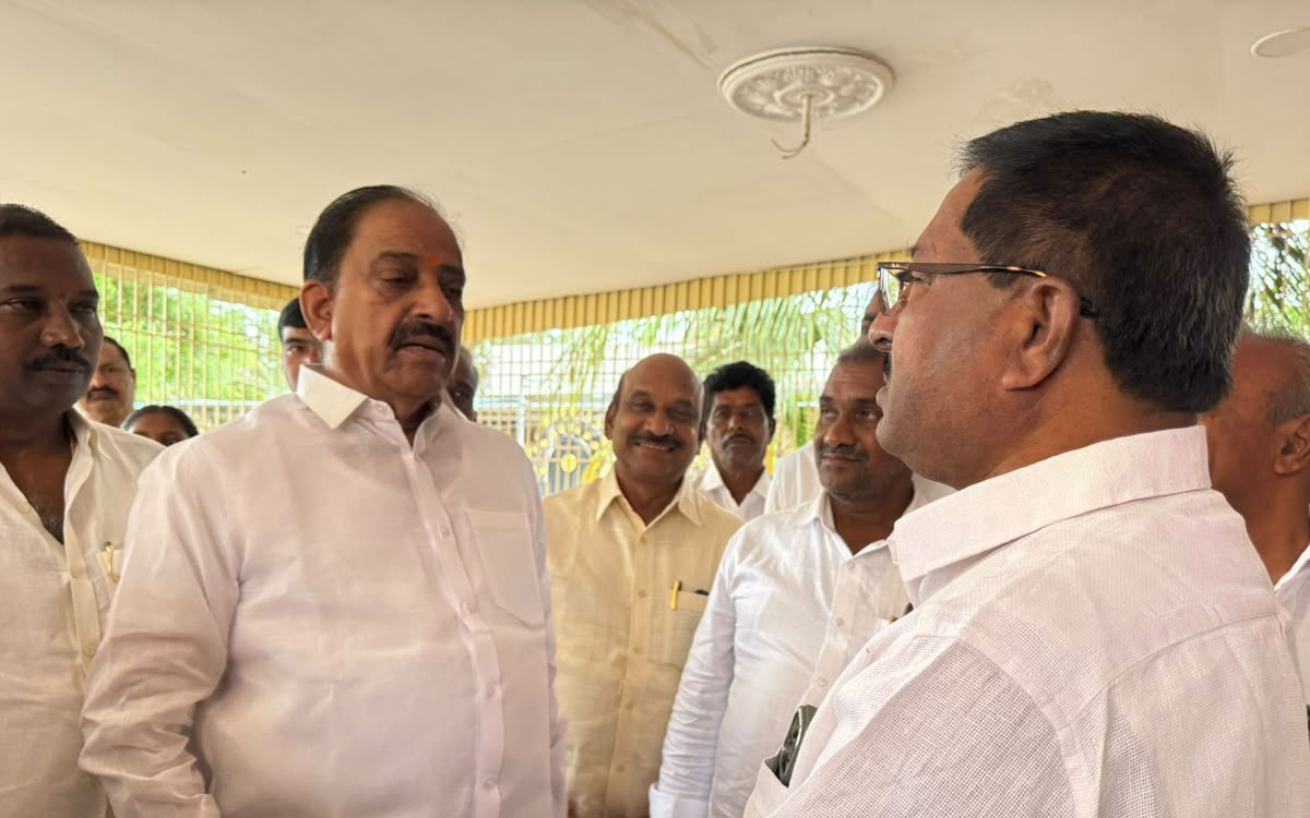 ‘పెద్దవాగు ప్రాజెక్ట్ ఆయకట్టు రైతులను ఆదుకోండి’
