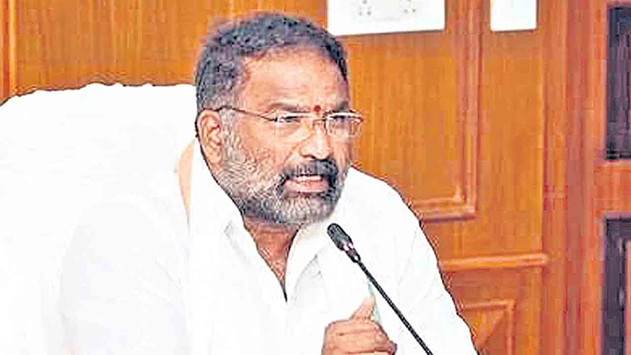 చేప సీడ్‌ను స్థానికంగానే ఉత్పత్తి చేయాలి : మంత్రి వాకిటి