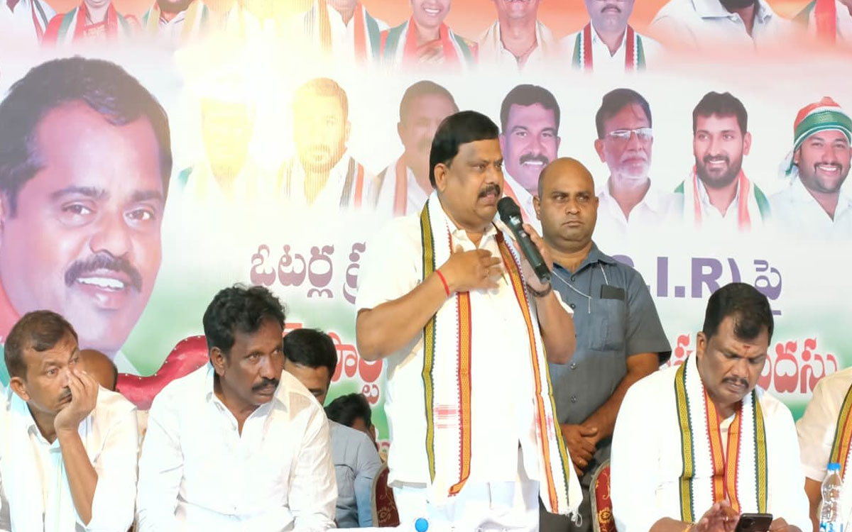 ‘స‌మ‌న్వ‌యంతో ప‌నిచేసి ప్రతి అర్హుడి ఓటును కాపాడాలి’