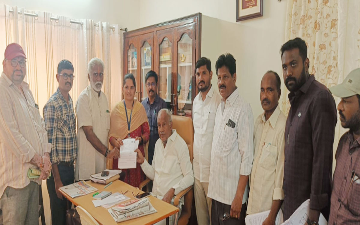 ప్రతి ఓటు కీలకం– అర్హుల‌కు ఎన్యూమరేషన్ ఫారం చేరాలి : ఎమ్మెల్యే కూనంనేని సాంబశివరావు