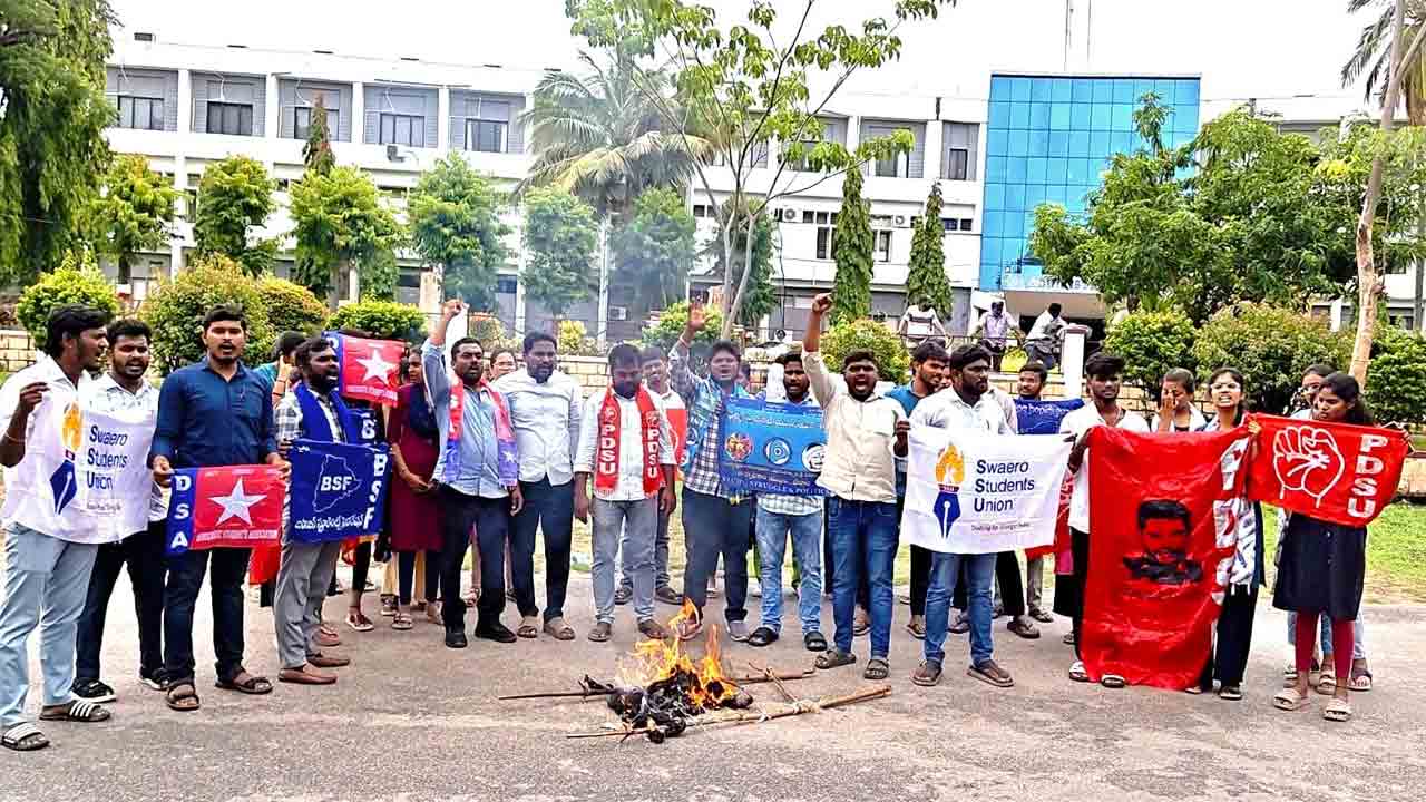 PM Modi | కేయూలో ప్రధాన మంత్రి మోదీ దిష్టిబొమ్మ దగ్ధం