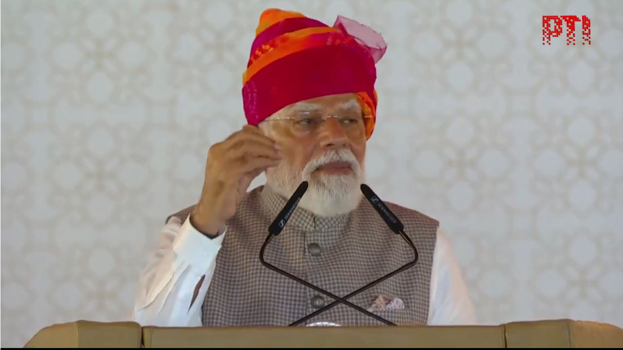 PM Modi: డీజిల్‌, పెట్రోల్‌పై ఇంధ‌న కంపెనీల‌కు 75 వేల కోట్ల న‌ష్టం: ప్ర‌ధాని మోదీ