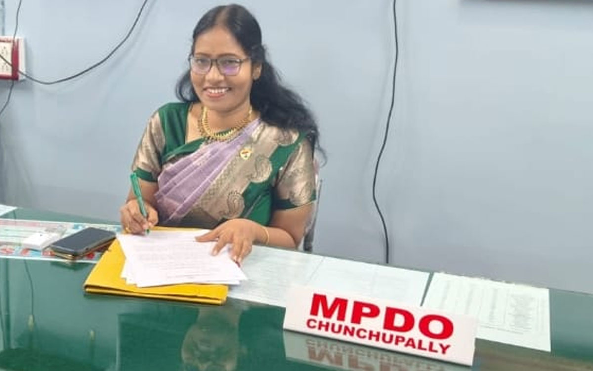 ‘సర్వసభ్య సమావేశానికి గైర్హాజరైన అధికారులపై కలెక్టర్‌కు ఫిర్యాదు’