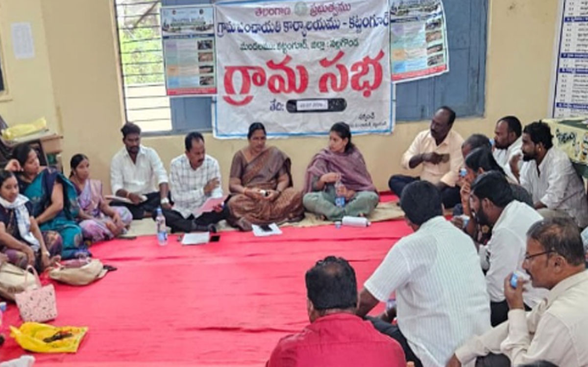 ప్రతి ఇంట్లో ఇంకుడు గుంతలు నిర్మించుకోవాలి : ఎంపీఓ స్వరూపారాణి